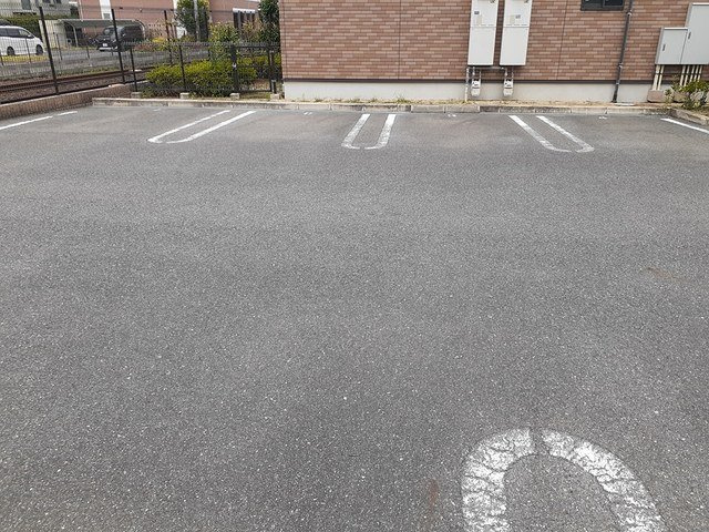 レジデンス　丸一の駐車場