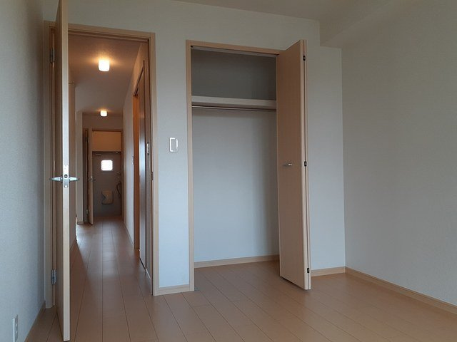 レジデンス　丸一の収納