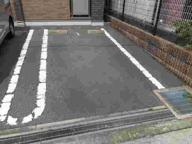 ラ・カーサ　西加賀屋の駐車場