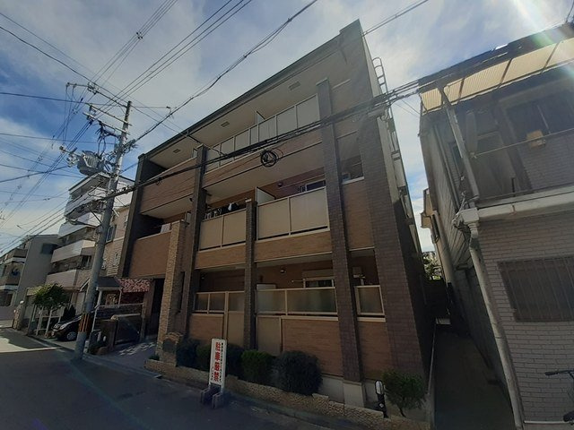 ラ・カーサ　西加賀屋の外観