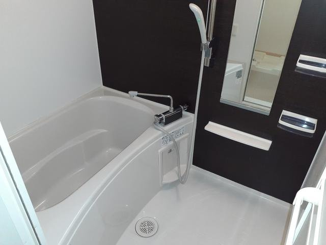 ラ・カーサ　西加賀屋の浴室