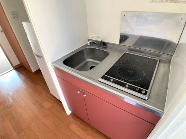 レオパレスシエスタ西郷屋敷のキッチン|設備・使用は号室により異なる為、現況を優先いたします。