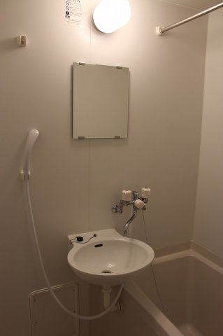 レオパレス貞夫の浴室