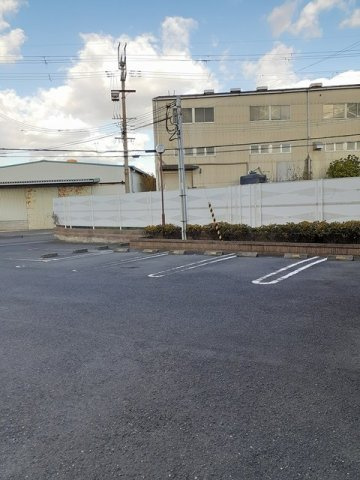 グレイスコートの駐車場