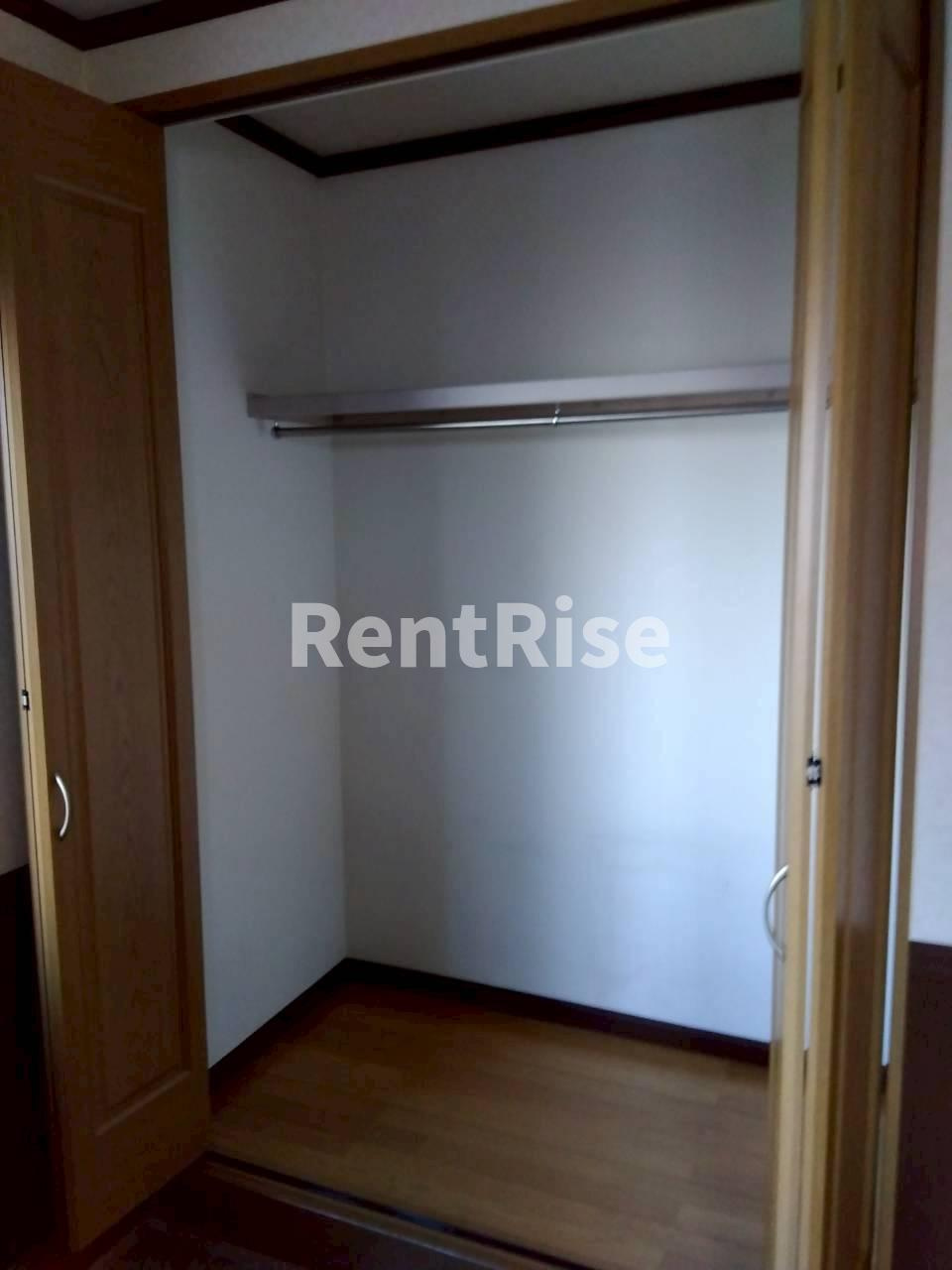 岩倉市中本町貸家の収納