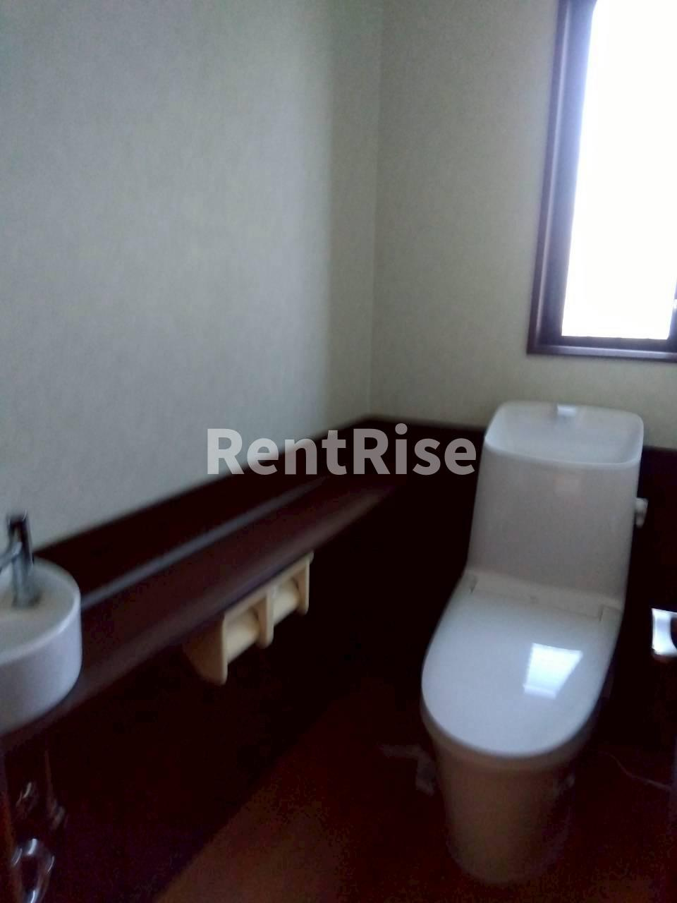 岩倉市中本町貸家のトイレ