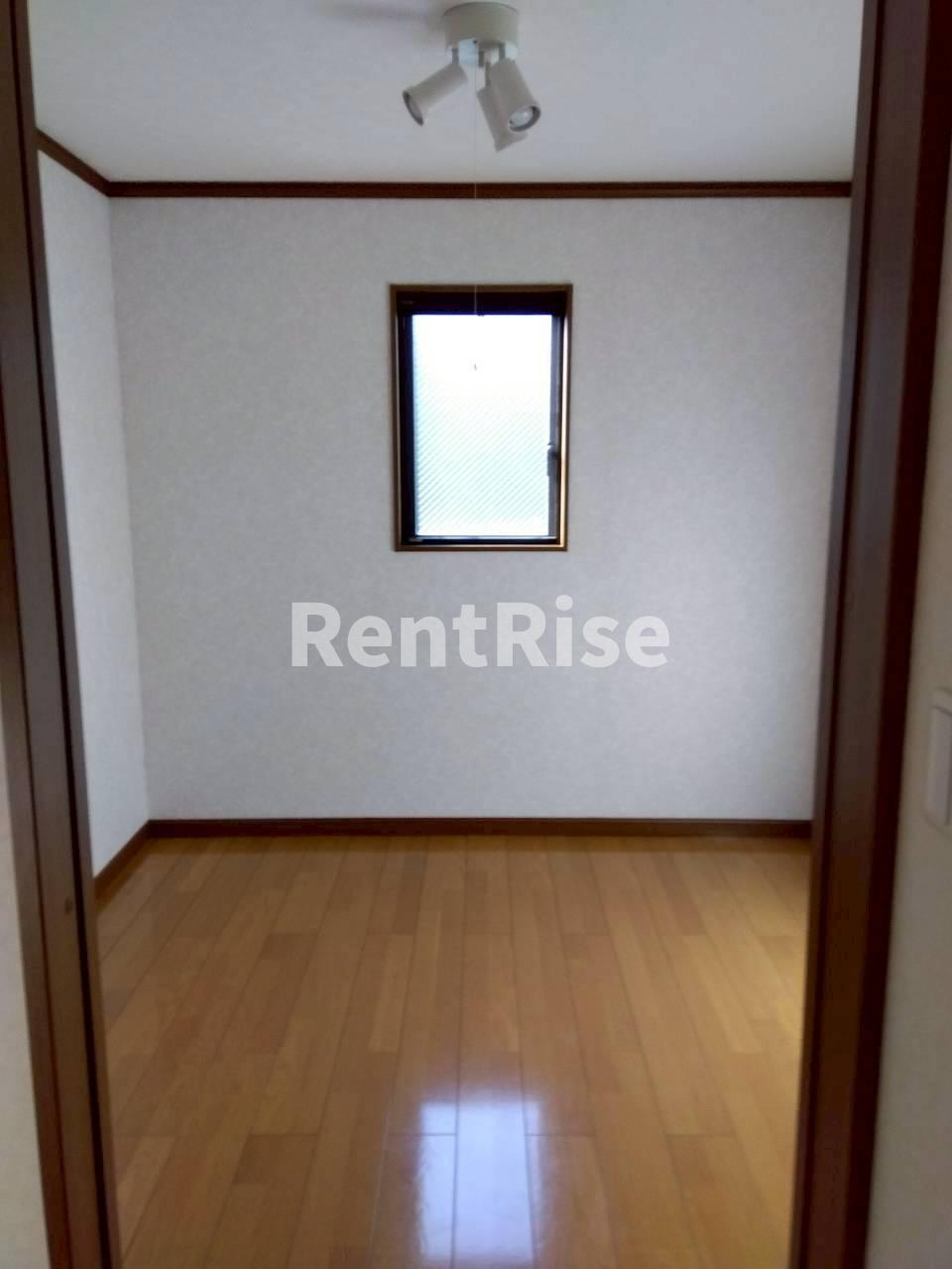 岩倉市中本町貸家の居間・リビング