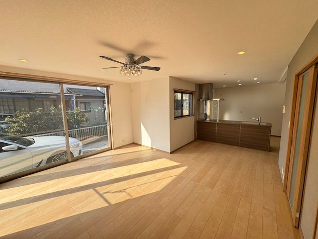 【居間・リビング】 | 東区香椎２丁目　中古一戸建☆仲介手数料半額☆