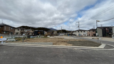 【前面道路含む現地写真】 | リーブルガーデン大津市和邇中３期 | 前面道路含む現地写真