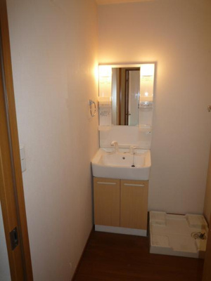 【洗面所】 | サンハイム浜町 | スペースが確保できる洗面所です