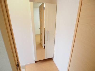 【玄関】 | アベニール２番館 | 収納もある玄関です