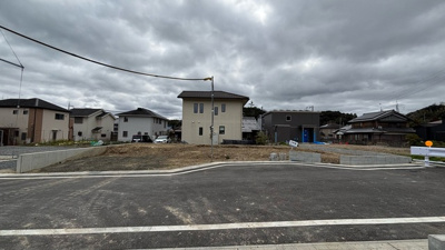 【前面道路含む現地写真】 | リーブルガーデン大津市和邇中３期 | 前面道路含む現地写真