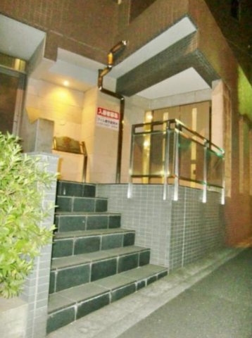 サンテミリオン早稲田駅前弐番館のエントランス|出入り口☆