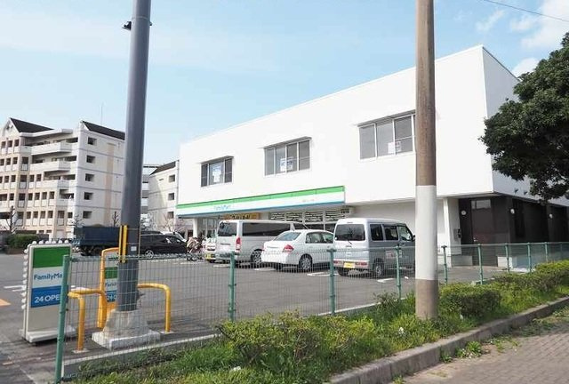 【周辺】 | サンデリアーナⅢ　Ａ | ファミリーマートまで950m