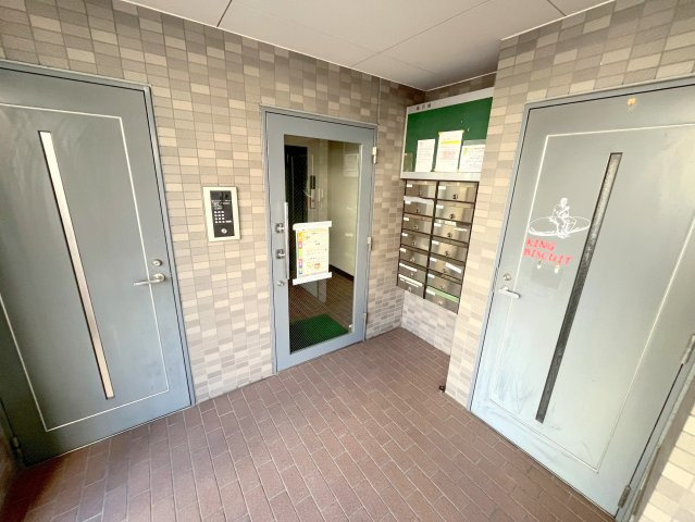 フォレスト紅葉山のロビー|★オートロック付きエントランス★