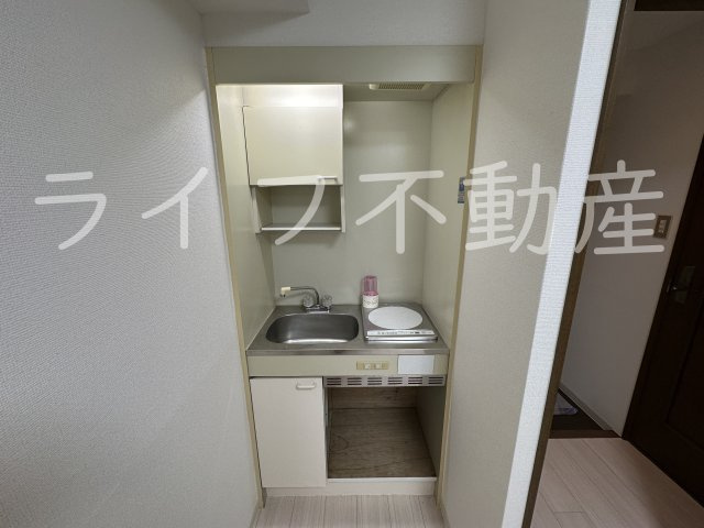 リバーサイド瓢箪山のキッチン|コンパクトなキッチンで掃除もラクラク