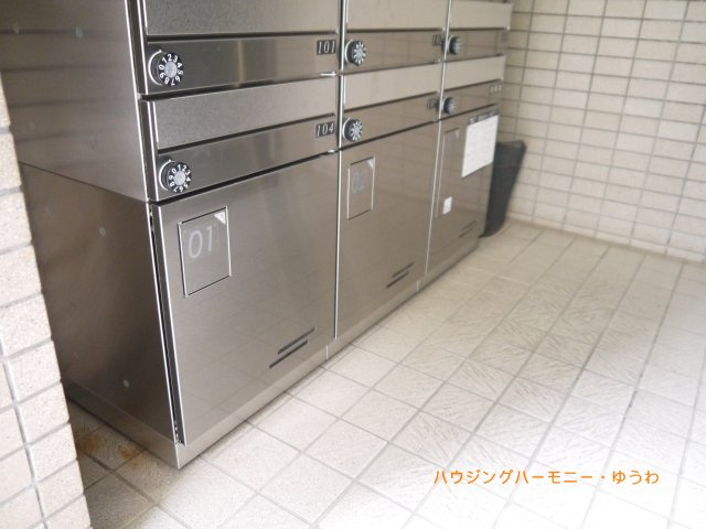 【その他共用部分】 | クレッセント本蓮沼 | 不在時にも安心！宅配ボックスがあります！