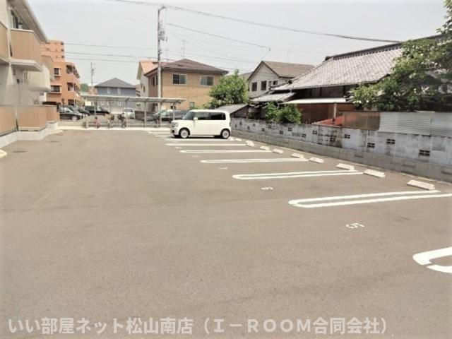 【駐車場】 | シュヴァル・ユイット