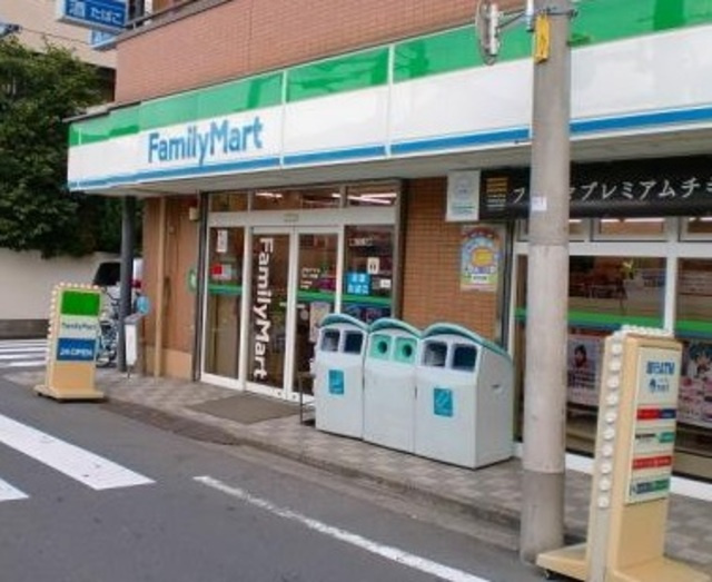 いずみコートのその他|ファミリーマート千川一丁目店
