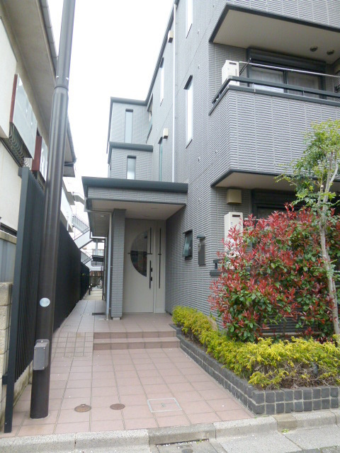 いずみコートのエントランス|★エントランス★