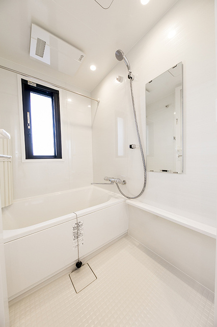 ライオンズフォーシア清澄白河の浴室|※写真は同タイプ住戸です。