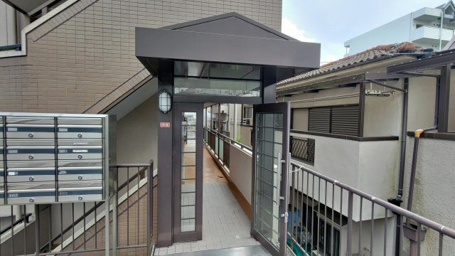 メゾンエトワールのエントランス