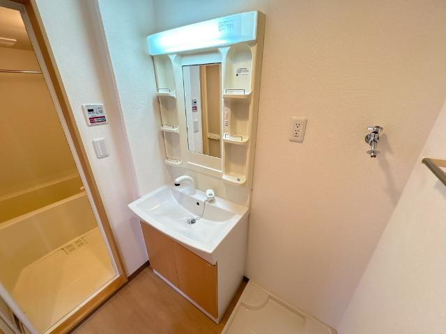 Ｌａ　Ｖｉｅ　ｅｎ　ｒｏｓｅ　ｈｉｌｌの洗面所|シャンプードレッサー