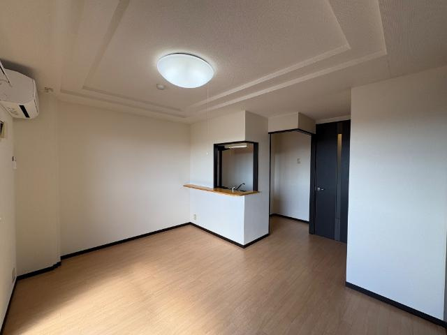 ローズガーデンの居間・リビング|リビング