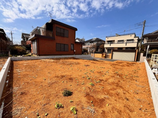 【外観】 | 稲毛区宮野木町　売地　JR総武線「稲毛駅」 | 公道側も幅6ｍとお車の出入りも楽々でスーパーやコンビニ、薬局など商業施設も近隣にある為、充実した環境です！