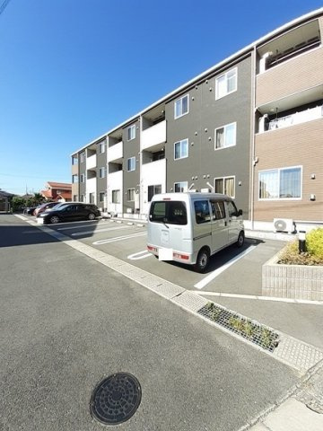 ラ・リベルタの駐車場