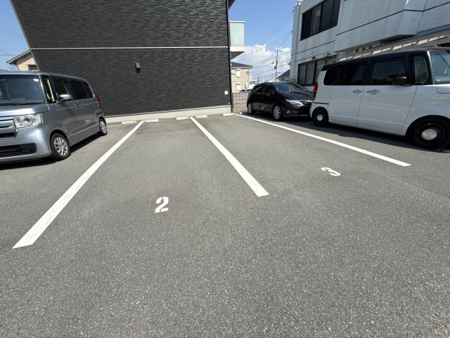 豊永レジデンスの駐車場