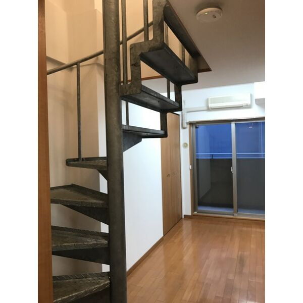 エステムコート心斎橋アルテールの居間・リビング