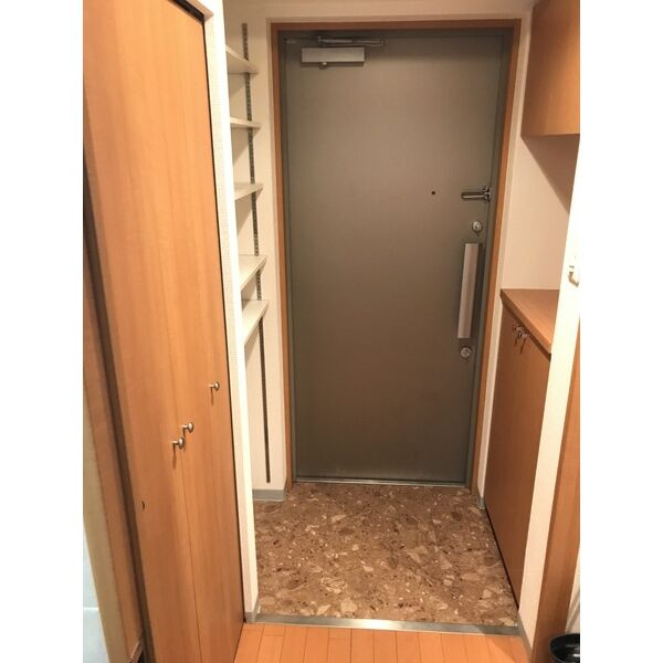 エステムコート心斎橋アルテールの玄関
