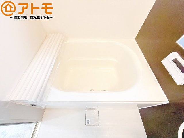 【浴室】 | 焼津市石津中町　中古戸建 | ボタンひとつで湯張りのできるオートバスは、追い炊きも給湯温度の変更も楽々♪