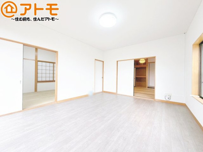 【寝室】 | 焼津市石津中町　中古戸建 | 毎日すごす部屋の広さや陽当りも気になるポイントですね！現地で体感してみてください♪