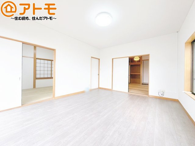 【寝室】 | 焼津市石津中町　中古戸建 | 毎日すごす部屋の広さや陽当りも気になるポイントですね！現地で体感してみてください♪