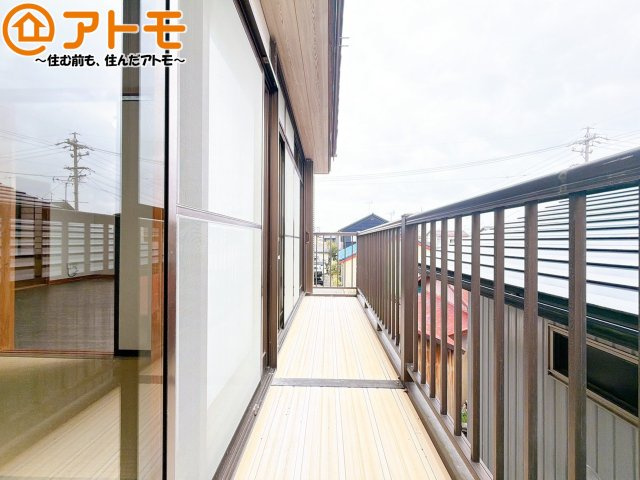 【バルコニー】 | 焼津市石津中町　中古戸建 | 陽当りの良いバルコニーはお洗濯物はもちろんお布団もふかふかになります♪