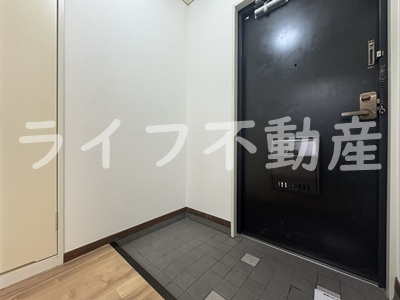 ラルゴ若江の玄関|明るい玄関です