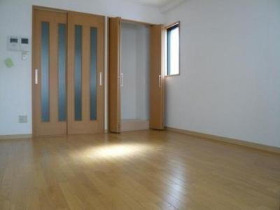 ロッソ北花田の洋室