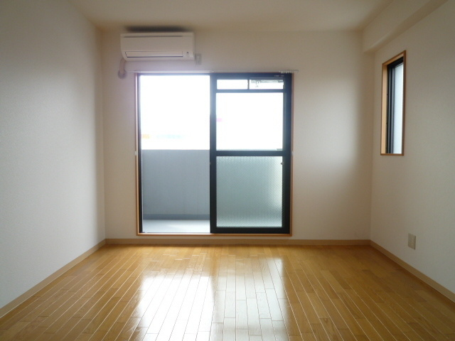 ロッソ北花田の居間・リビング