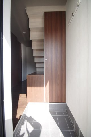 ユニキューブ水前寺IIBプレミアムの玄関