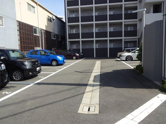 カンナビーノの駐車場