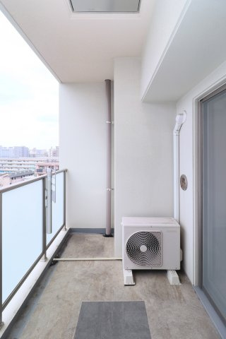 サヴォイブロンズガーデニア　4階のバルコニー|別号室のものです。現状優先になります。