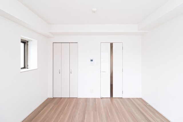 サヴォイブロンズガーデニア　4階の居間・リビング|別号室のものです。現状優先になります。