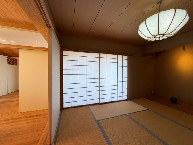 丹波篠山市東岡屋　中古戸建の和室|1階和室♪木の温もりと畳が調和され落ち着く空間!(^^)!