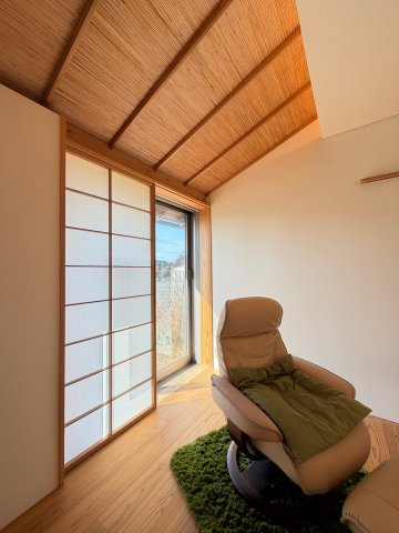 丹波篠山市東岡屋　中古戸建の洋室|陽当り良く気持ちいいですよ!(^^)!