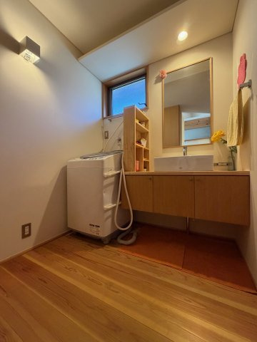 丹波篠山市東岡屋　中古戸建の洗面所|造作された洗面台がお洒落ですよ!(^^)!