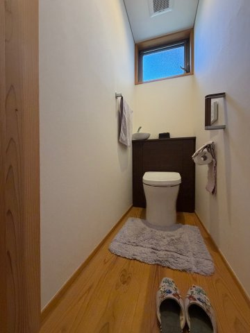 丹波篠山市東岡屋　中古戸建のトイレ|すっきりとしたトイレ空間♪