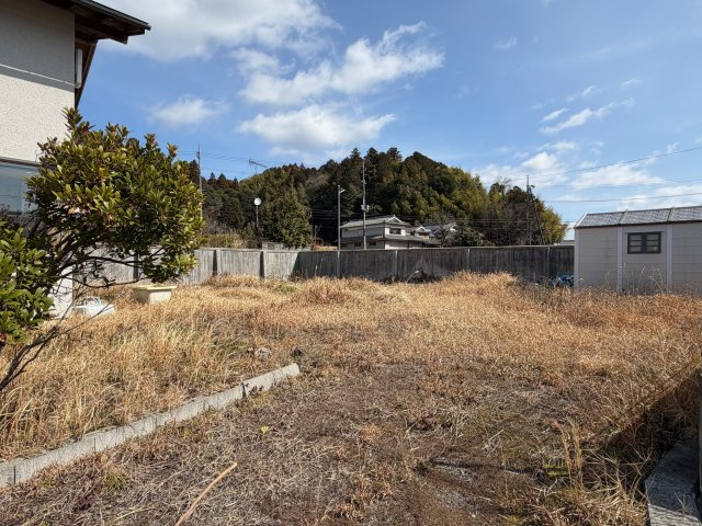 丹波篠山市東岡屋　中古戸建の庭|広いお庭でドッグランやバーベキュー、家庭菜園、お子様が自由に走り回れますよ(^^)　