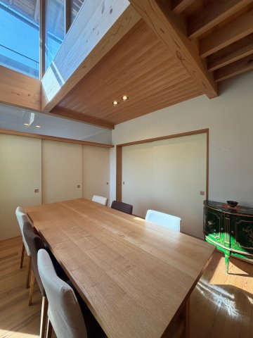 丹波篠山市東岡屋　中古戸建の内装|視線が上へ広がる、解放感あふれる住まい(^^)/